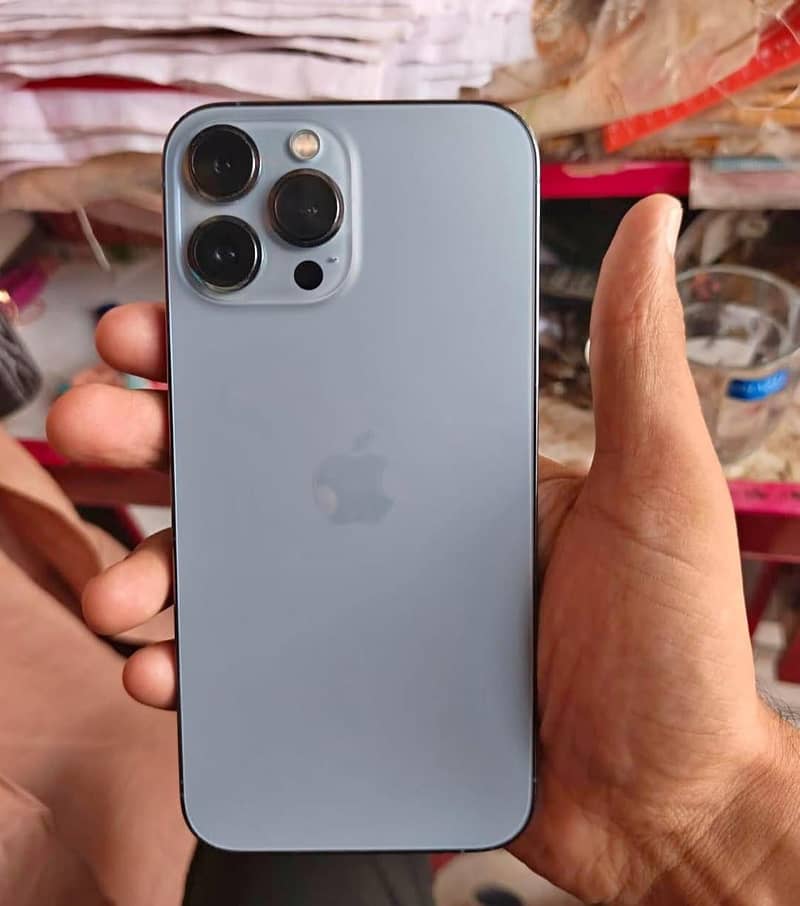Apple iPhone 13 Pro Max 3