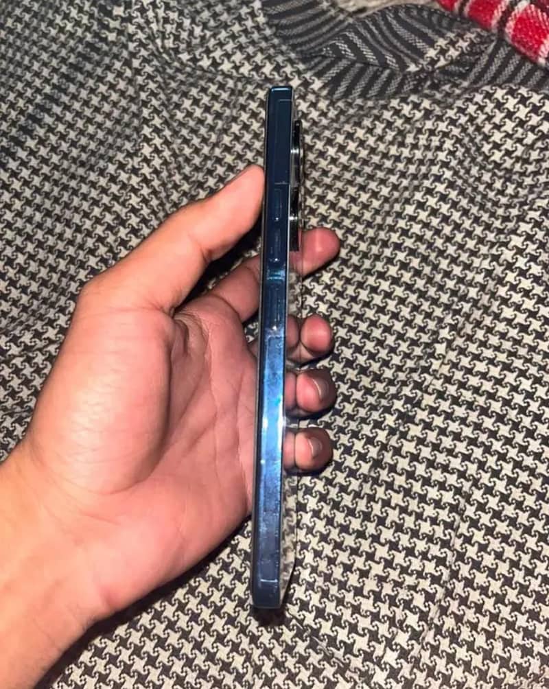 Tecno CAMON 20 Pro 4