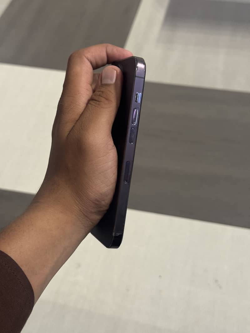 Apple iPhone 14 Pro 2