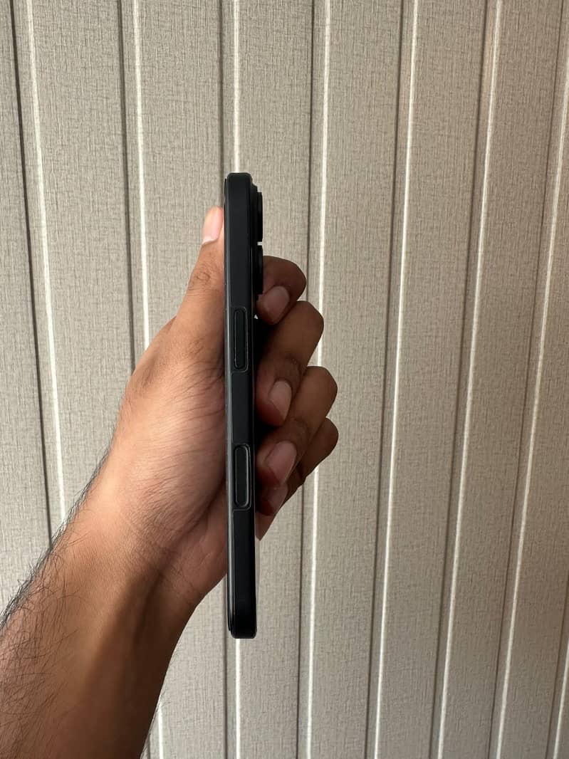 Apple iPhone 16 1