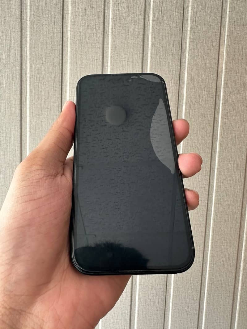 Apple iPhone 16 6