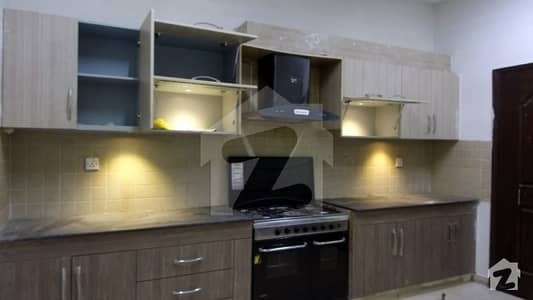 10 Marla 3 Bed With Basement Parking Flat For Sale Askari 11 Lahore