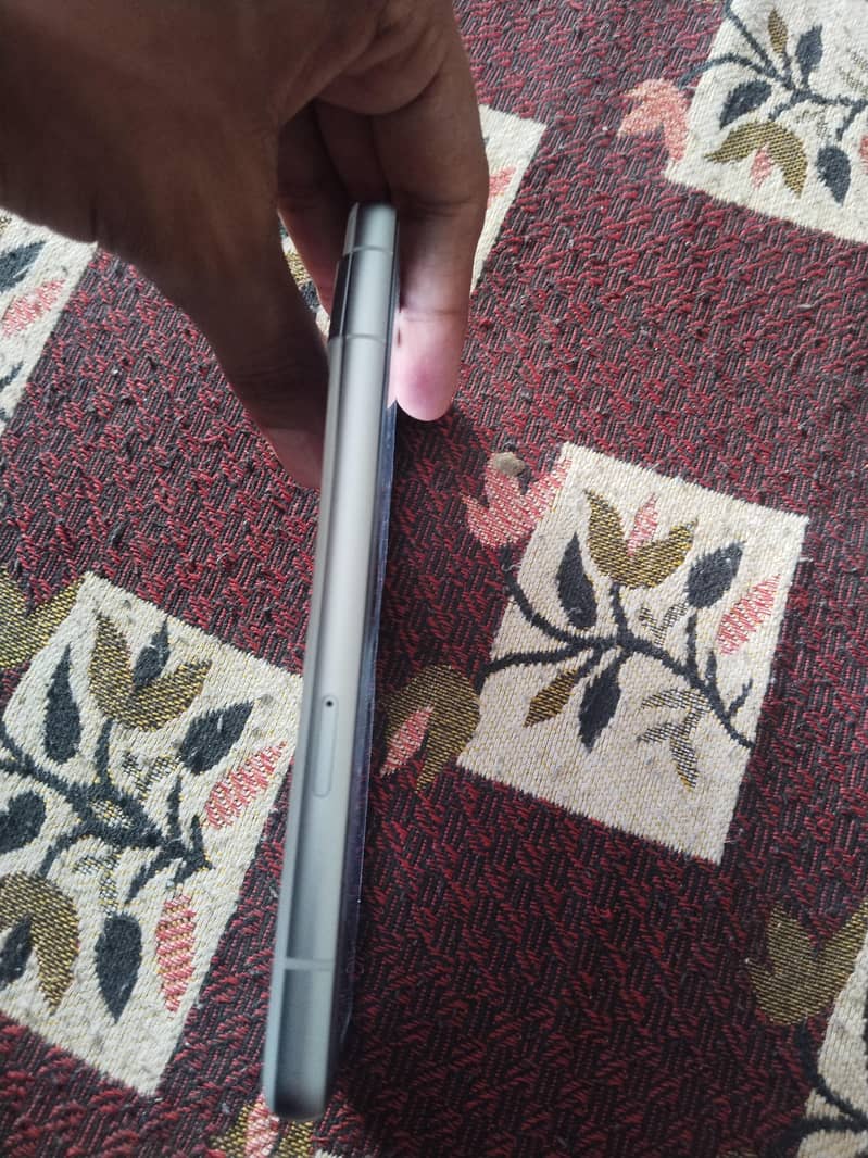 Google Pixel 7a 5