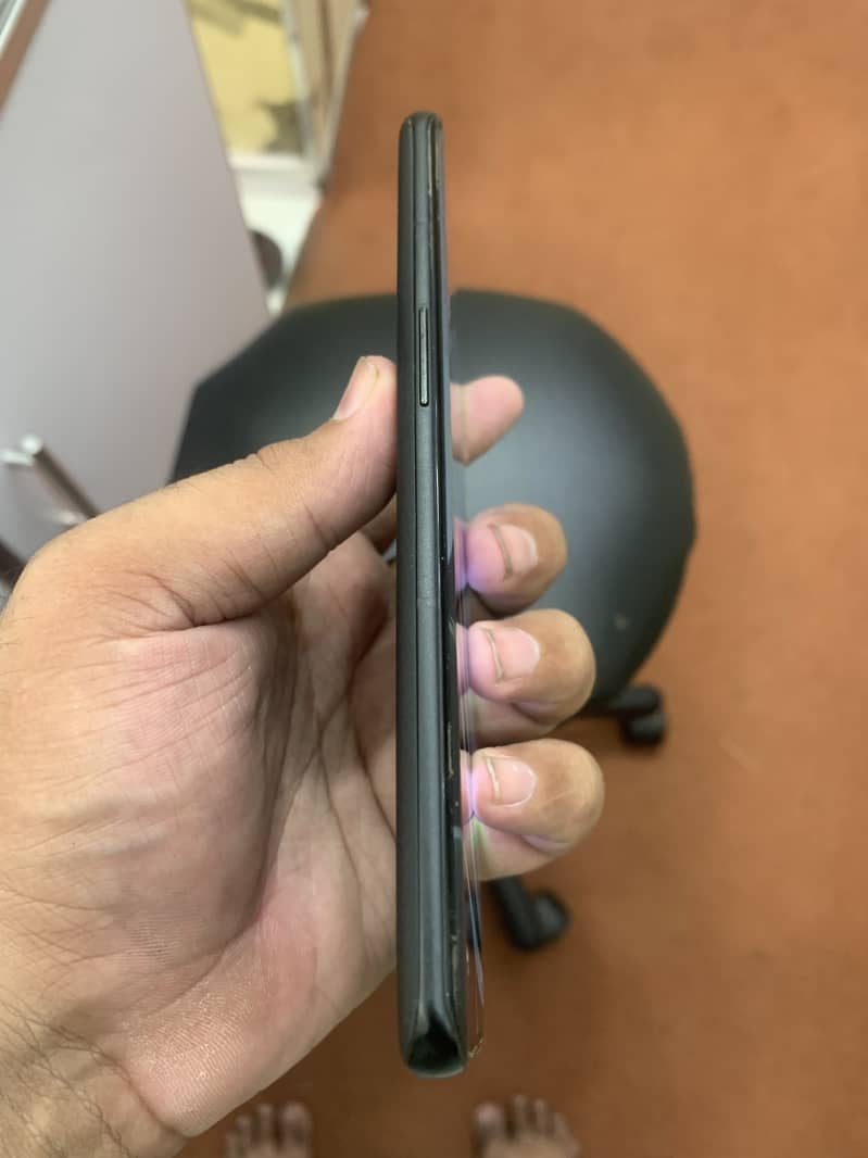 One Plus 10 Pro 4