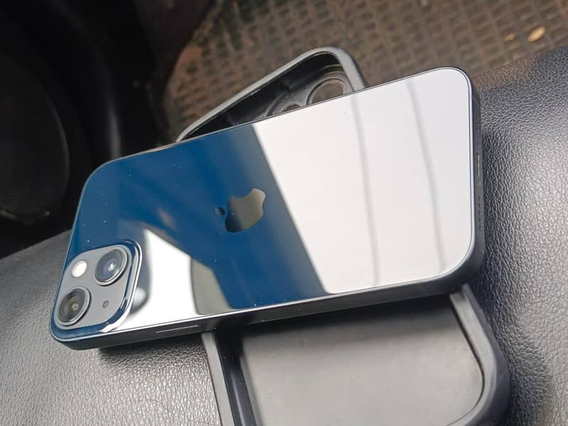 Apple iPhone 13 1