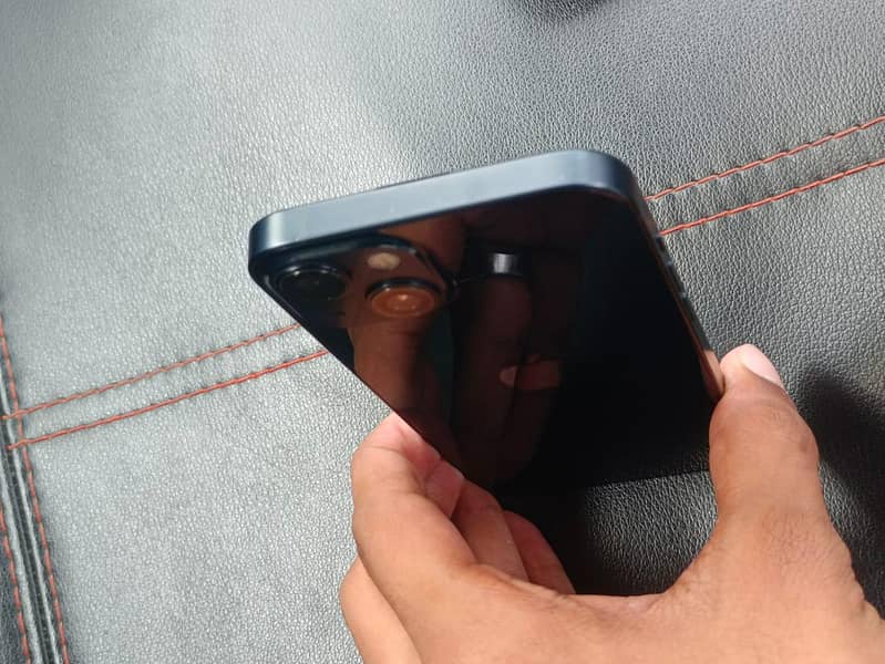 Apple iPhone 13 2