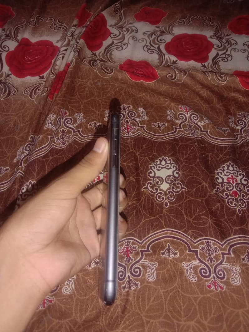 Apple iPhone 11 3