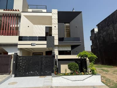 Most Luxurious Double Height House @3.40 Cr - FMC B17 Islamabad