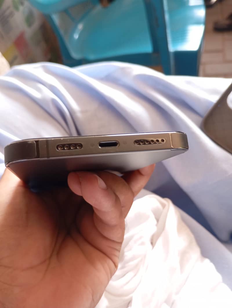 Apple iPhone 13 Pro Max 4