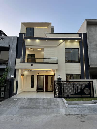 Sun Face Brand New 8 Marla House @4.10 Cr - C1 Block, Sector B17 Islamabad.