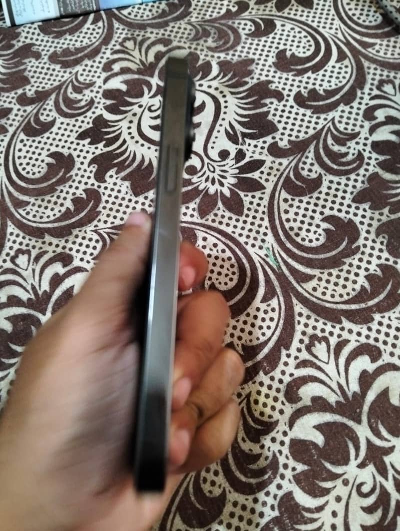 Apple iPhone 13 Pro 3