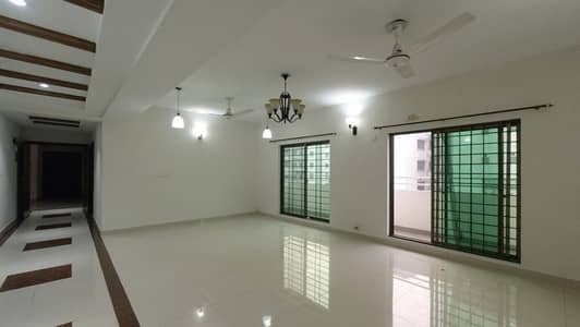 Special Building 11 Marla 3 Bed Flat Beside McDonald For Sale In Askari 11 Lahore
