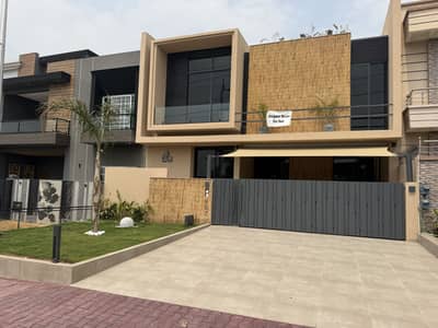 Main Double Road 10 Marla park face house @7.25 Cr at B blockB17 Islamabad