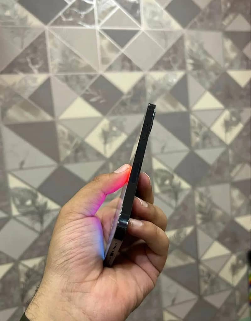 Apple iPhone 12 Pro 4