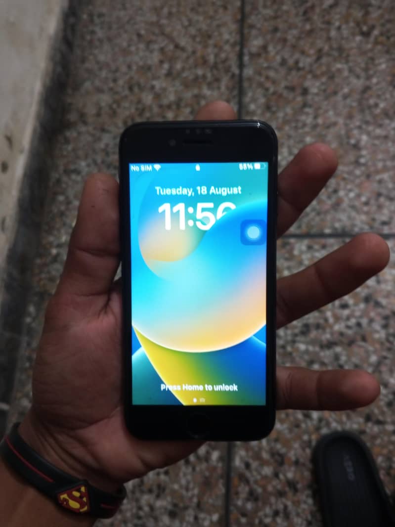 Apple iPhone 8 6