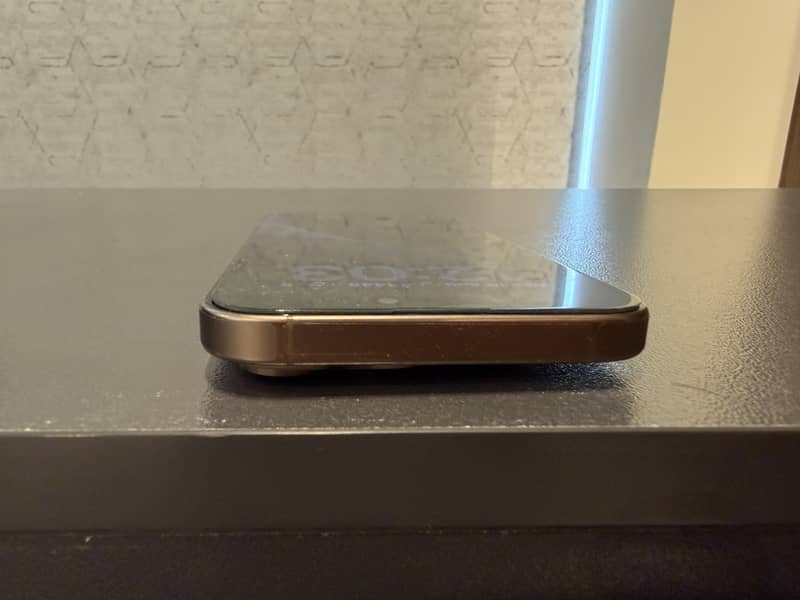 Apple iPhone 16 Pro Max 1