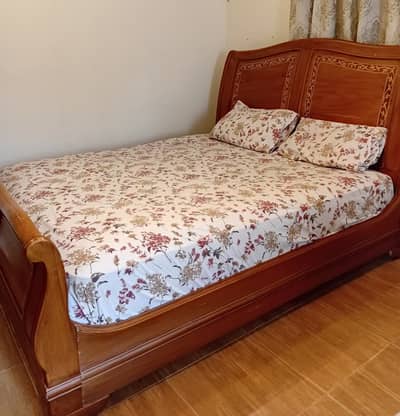 KING BED - 2 SIDE TABLES - 10INCHES MATTRESS