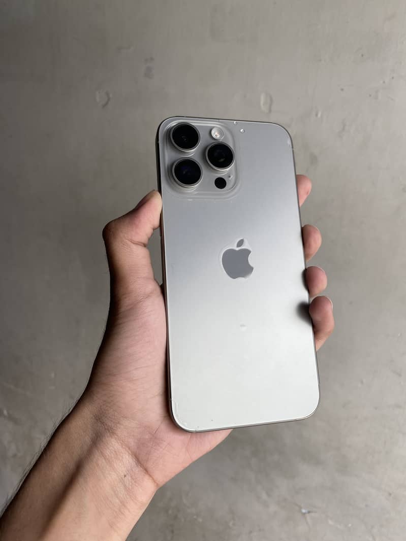 Apple iPhone 15 Pro 6