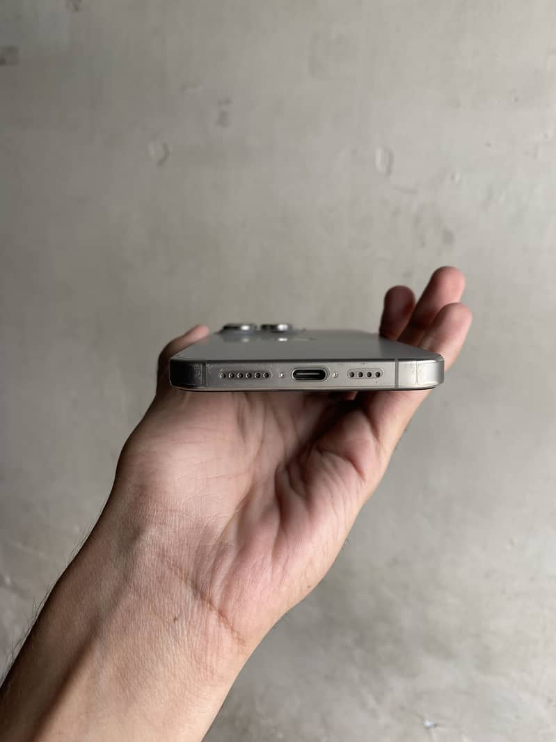 Apple iPhone 15 Pro 7
