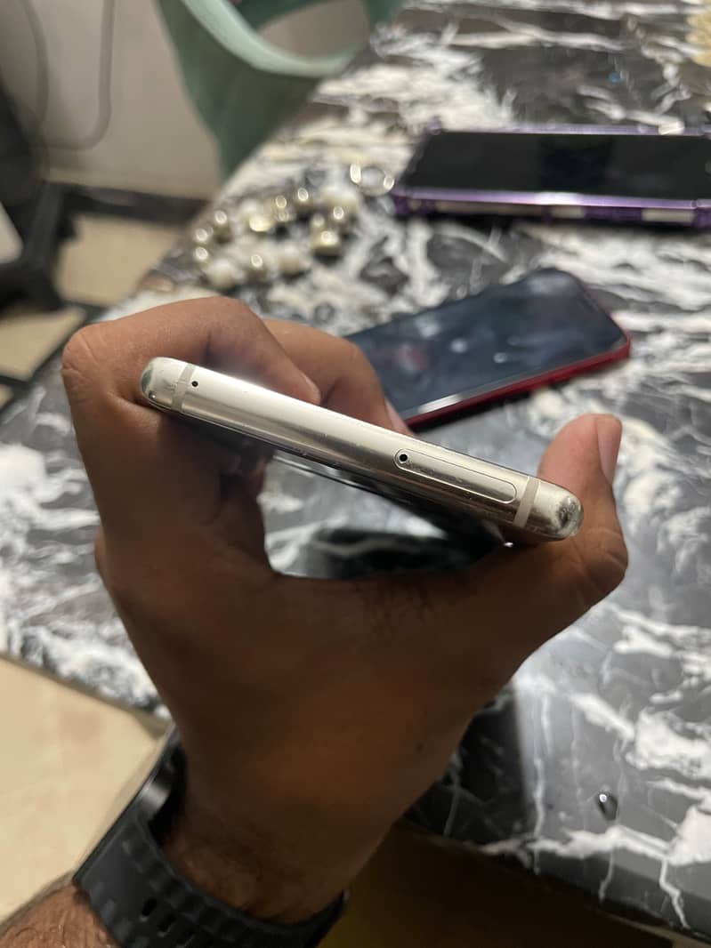 Samsung Mobile Note 8 6