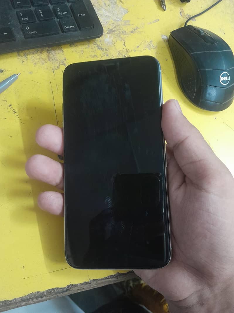 Apple iPhone 11 Pro Max 1
