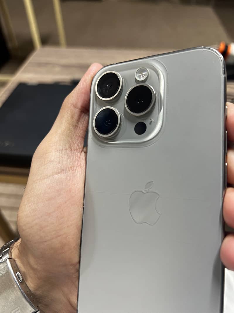 Apple iPhone 15 Pro 1