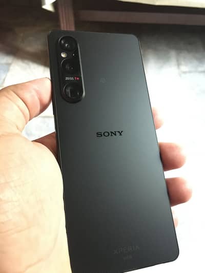 Sony 1 V