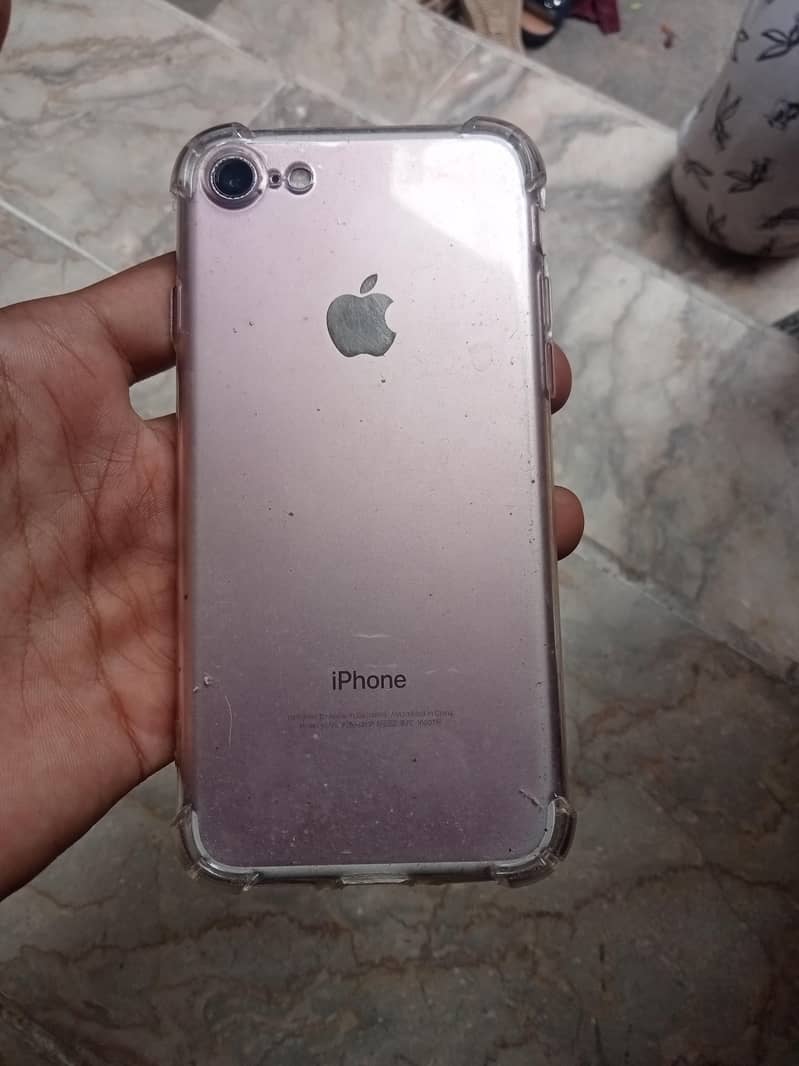 Apple iPhone 7 1