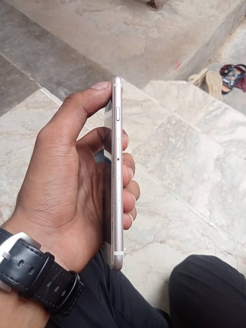 Apple iPhone 7 4
