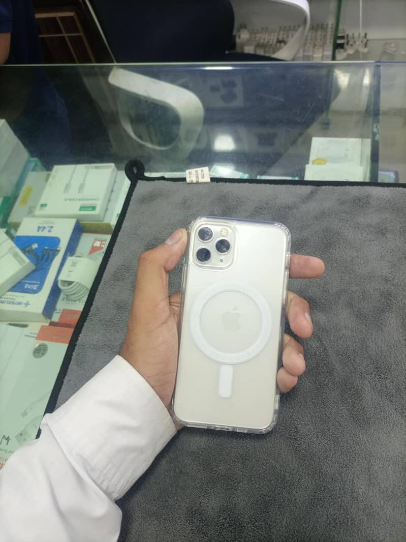 Apple iPhone 11 Pro 0