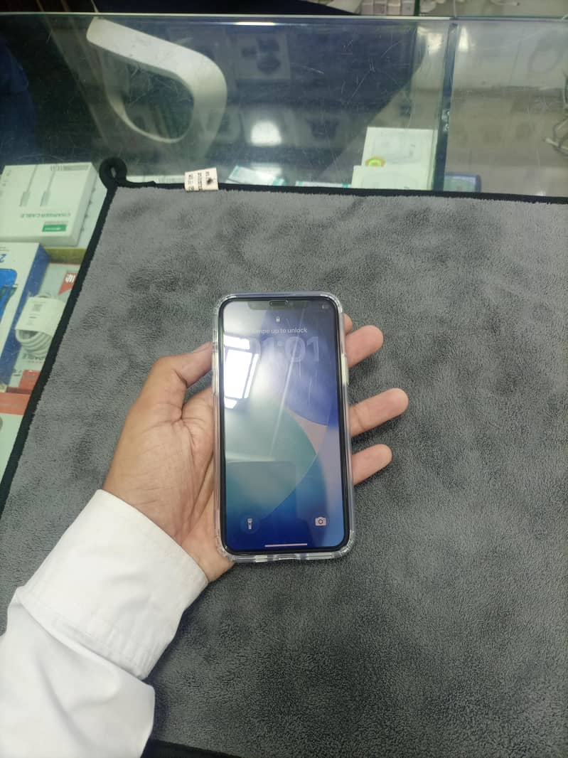 Apple iPhone 11 Pro 1