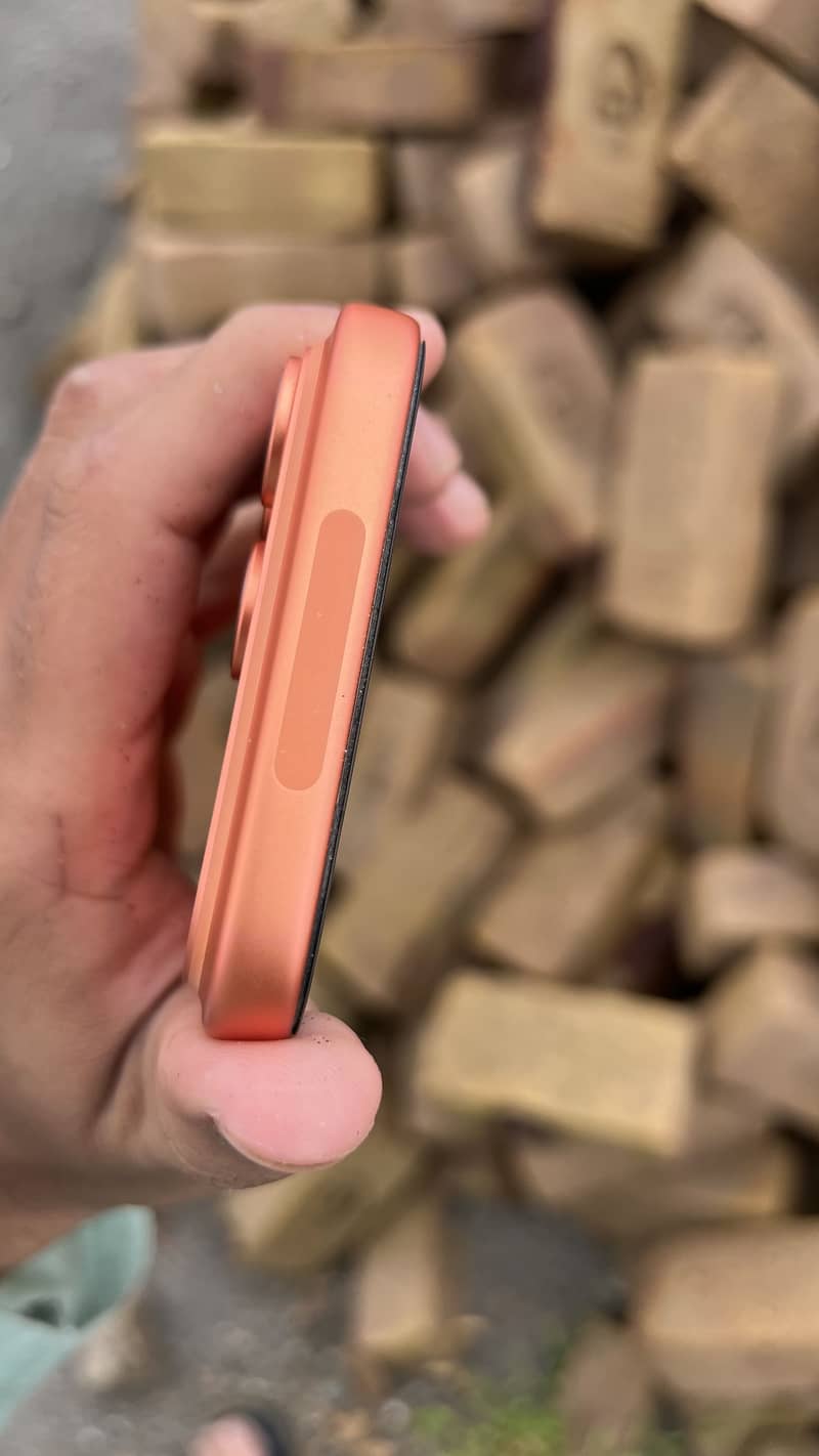 Apple iPhone 17 Pro Max 4