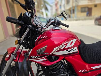 Honda CB 150F 2024