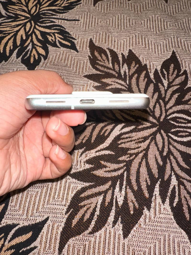 Google Pixel 7 3