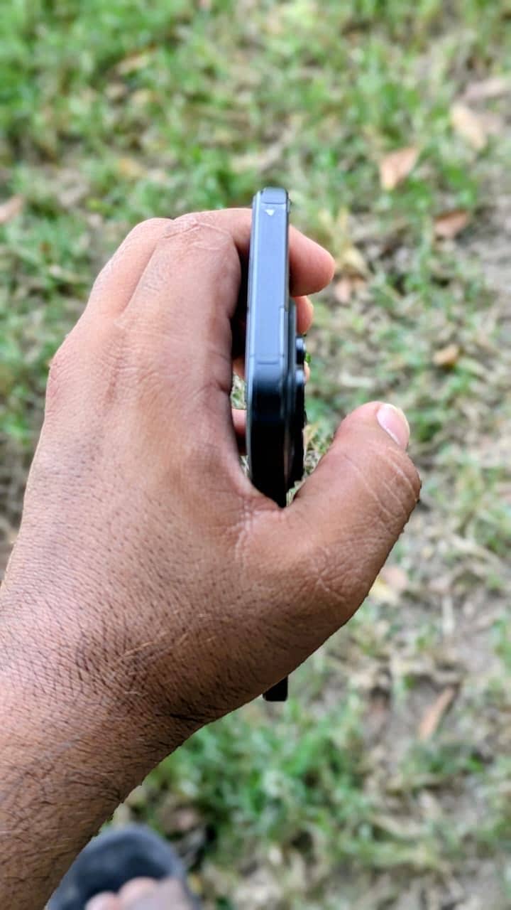 Apple iPhone 16 Pro Max 7