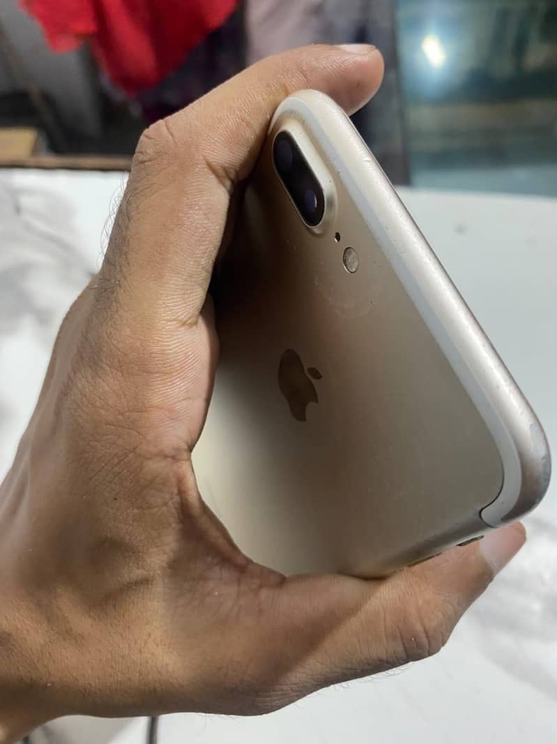 Apple iPhone 7 Plus 3