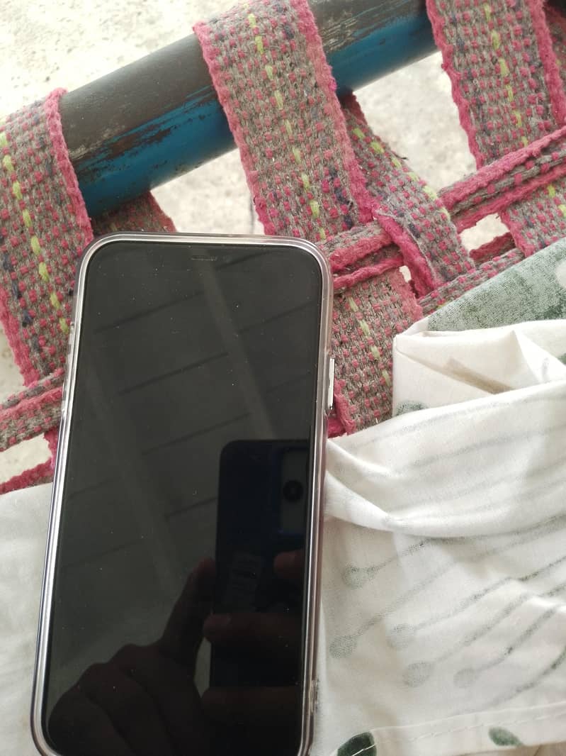 Apple iPhone 11 0