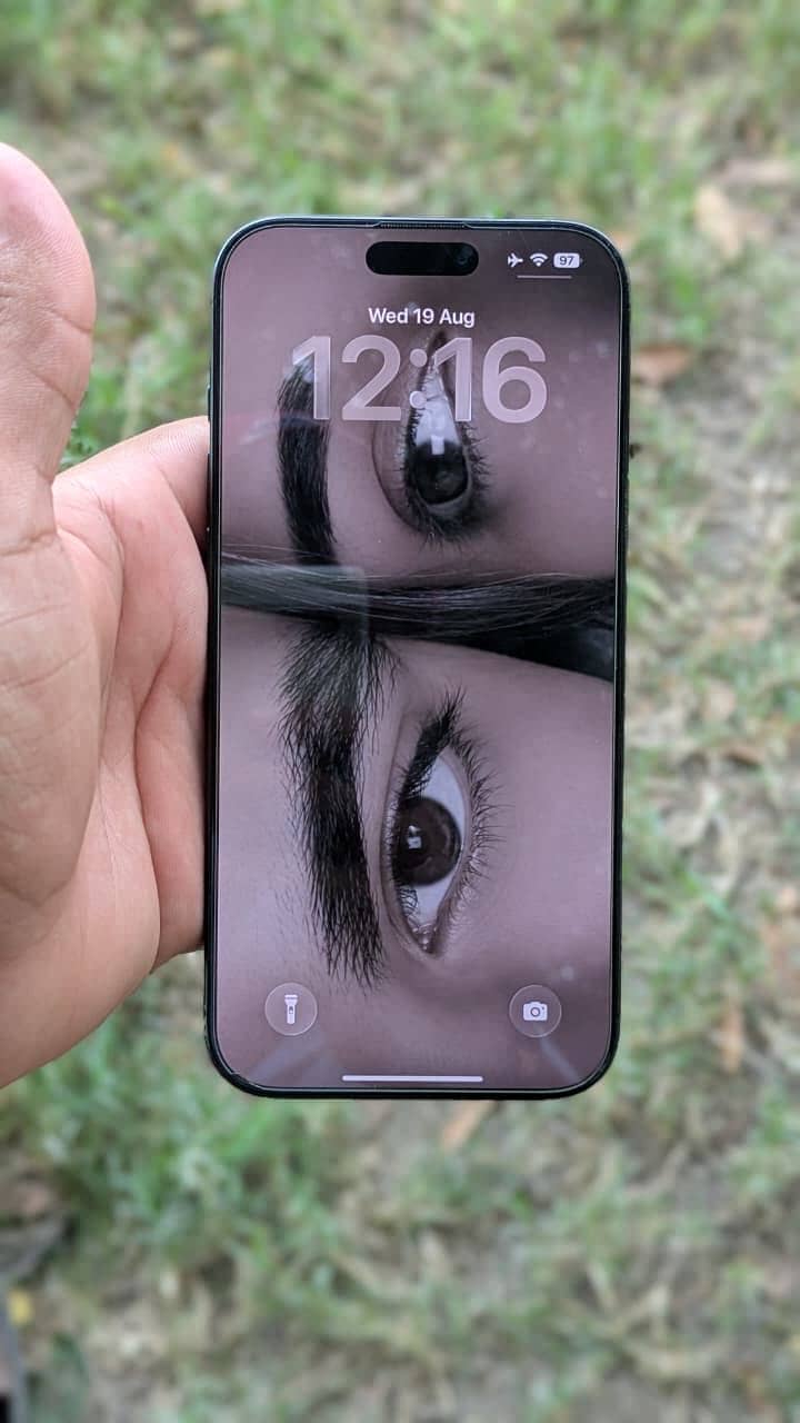 Apple iPhone 16 Pro Max 2