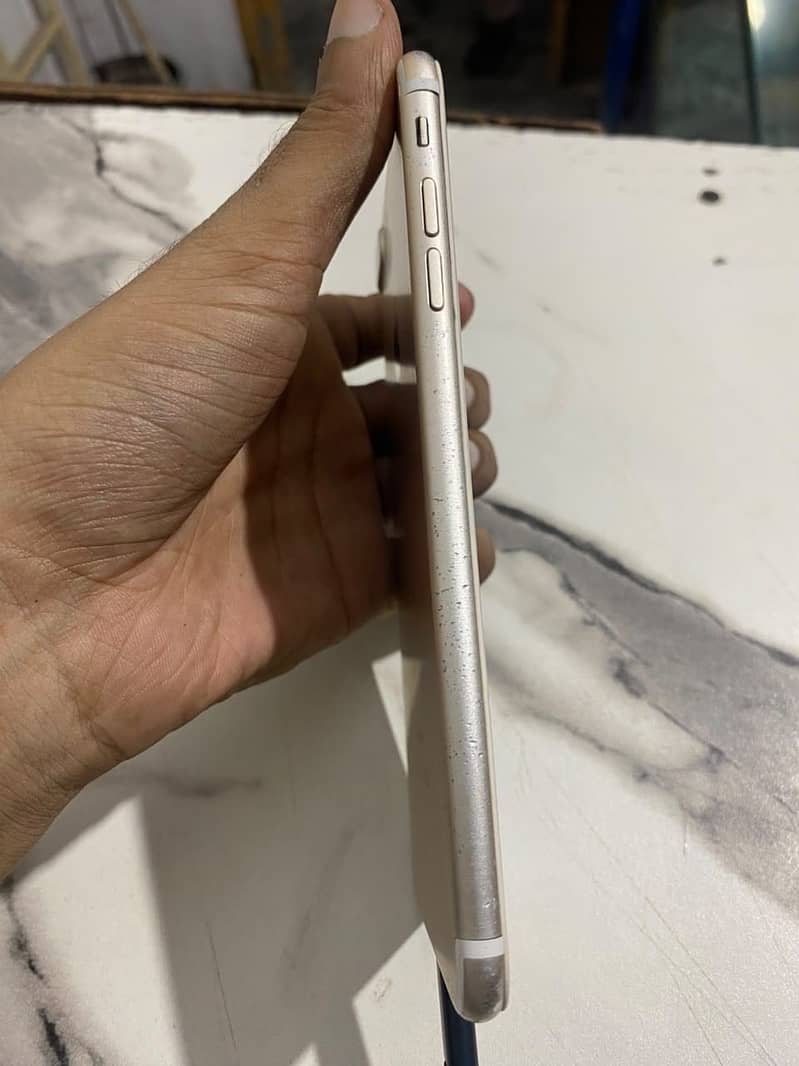 Apple iPhone 7 Plus 2