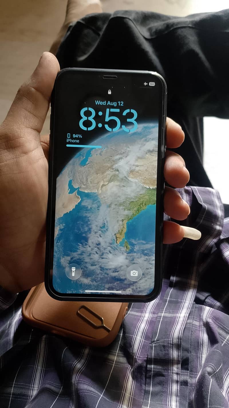 Apple iPhone 11 0