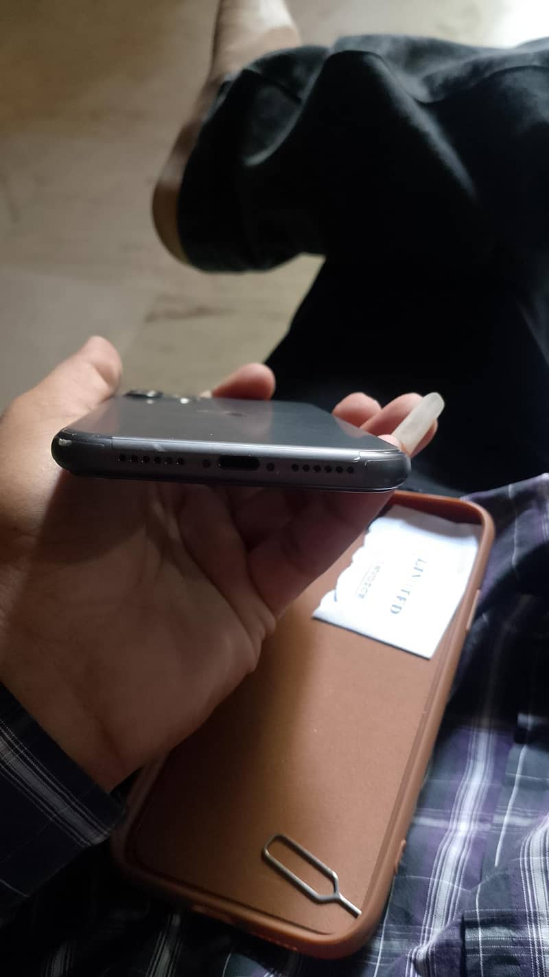 Apple iPhone 11 5