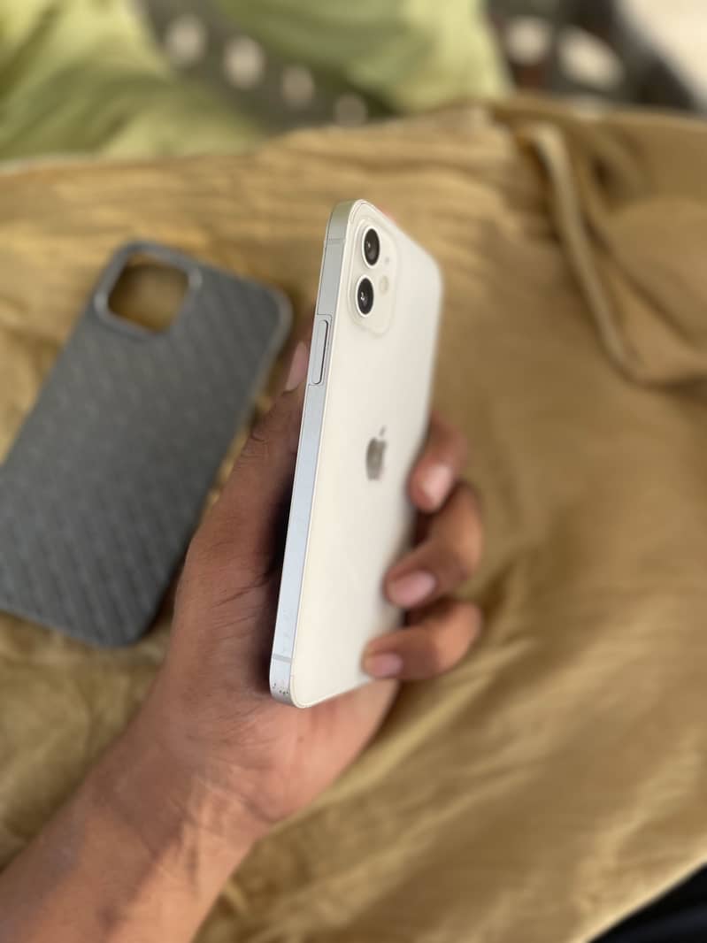 Apple iPhone 12 5