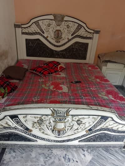 King Bed With Side Tables