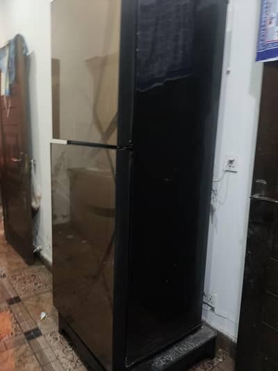 Pel refrigerator in good condition