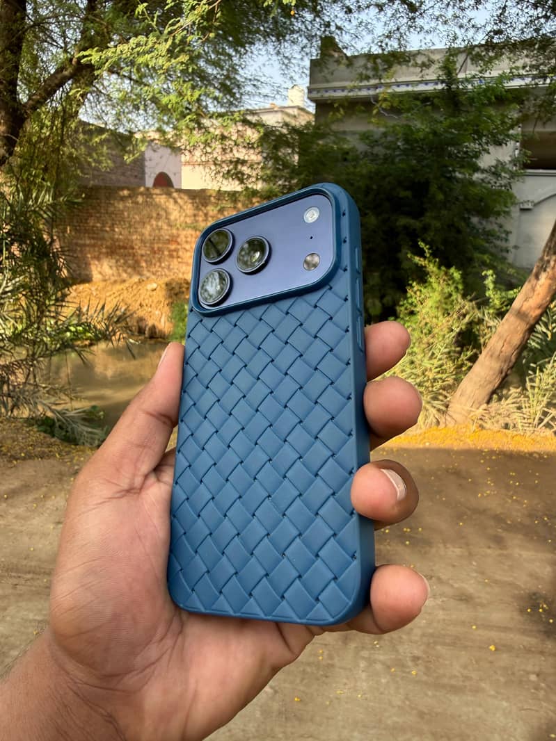 Apple iPhone 17 Pro 0