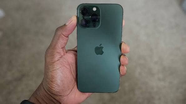 Apple iPhone 13 Pro Max 0