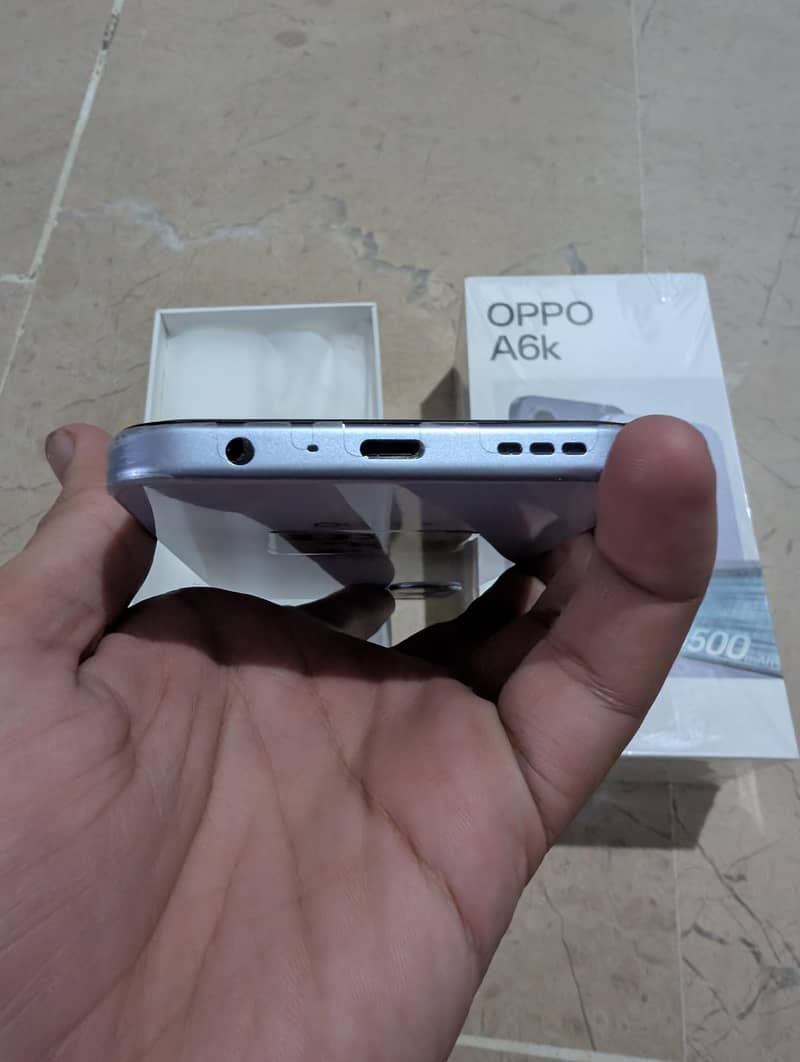 OPPO A6k 4