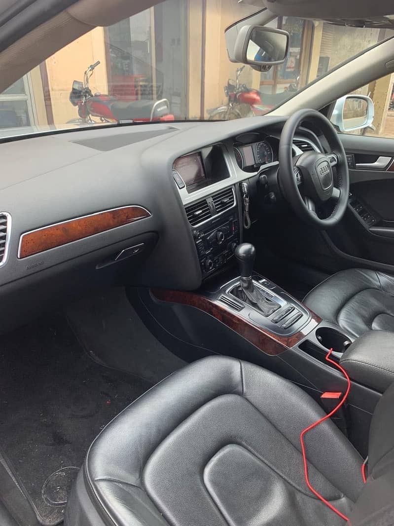 Audi A4 2012 3