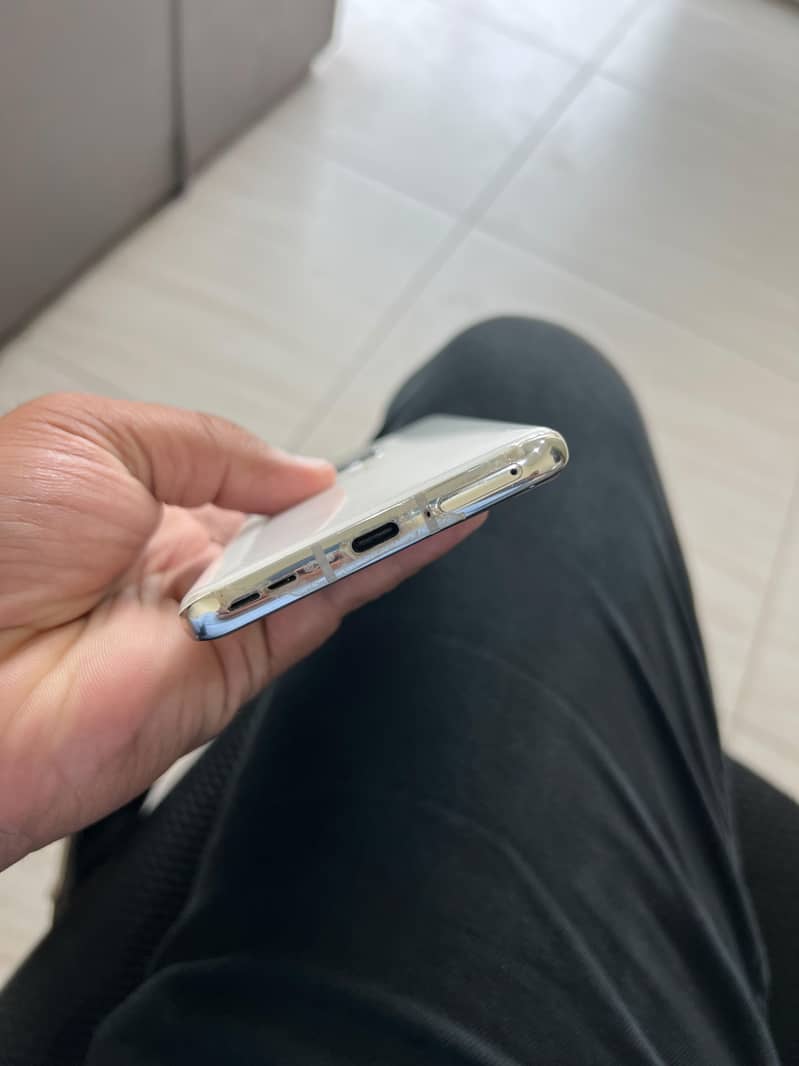 One Plus 10 Pro 4