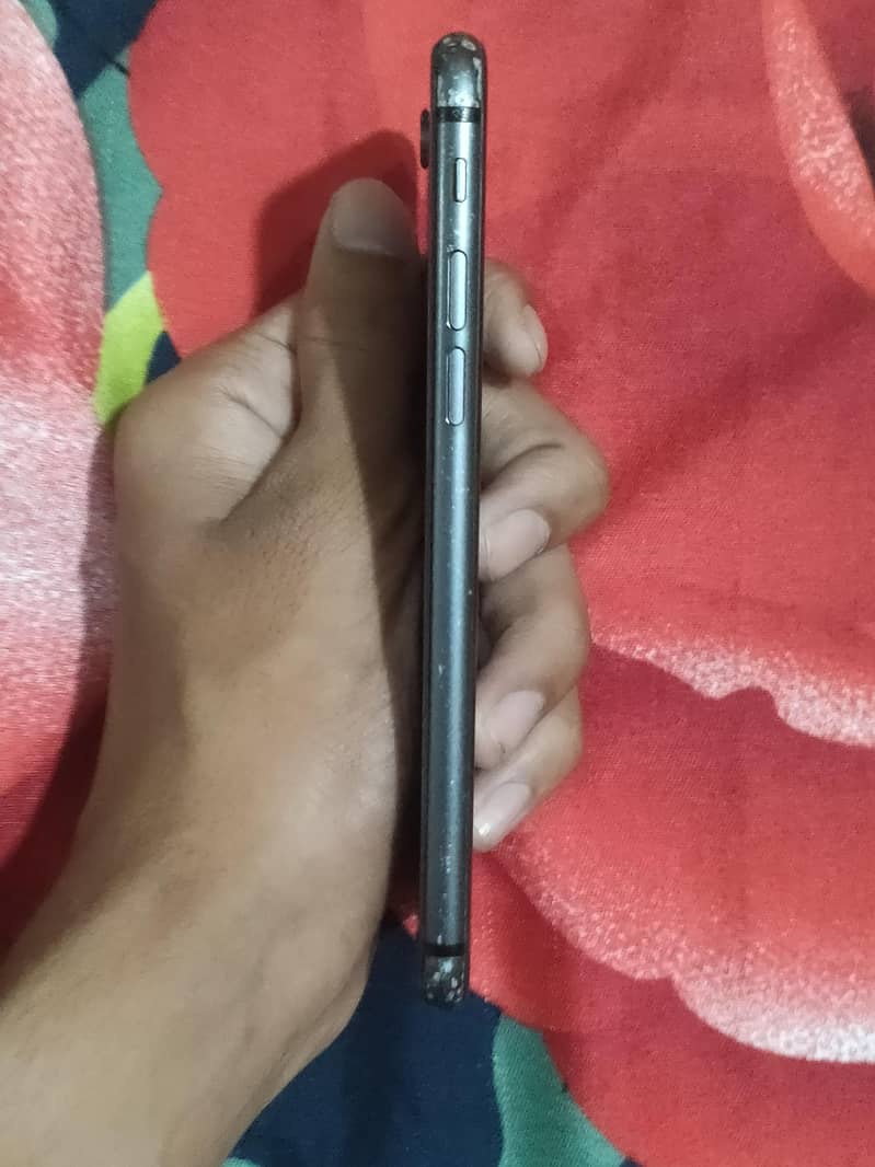 Apple iPhone 8 6